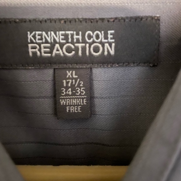 Kenneth Cole Reaction button up. - Picture 3 of 3